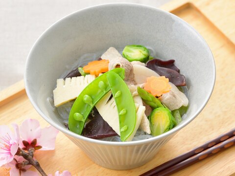 【豚小間切れ】お手軽♪季節の野菜の春雨スープ